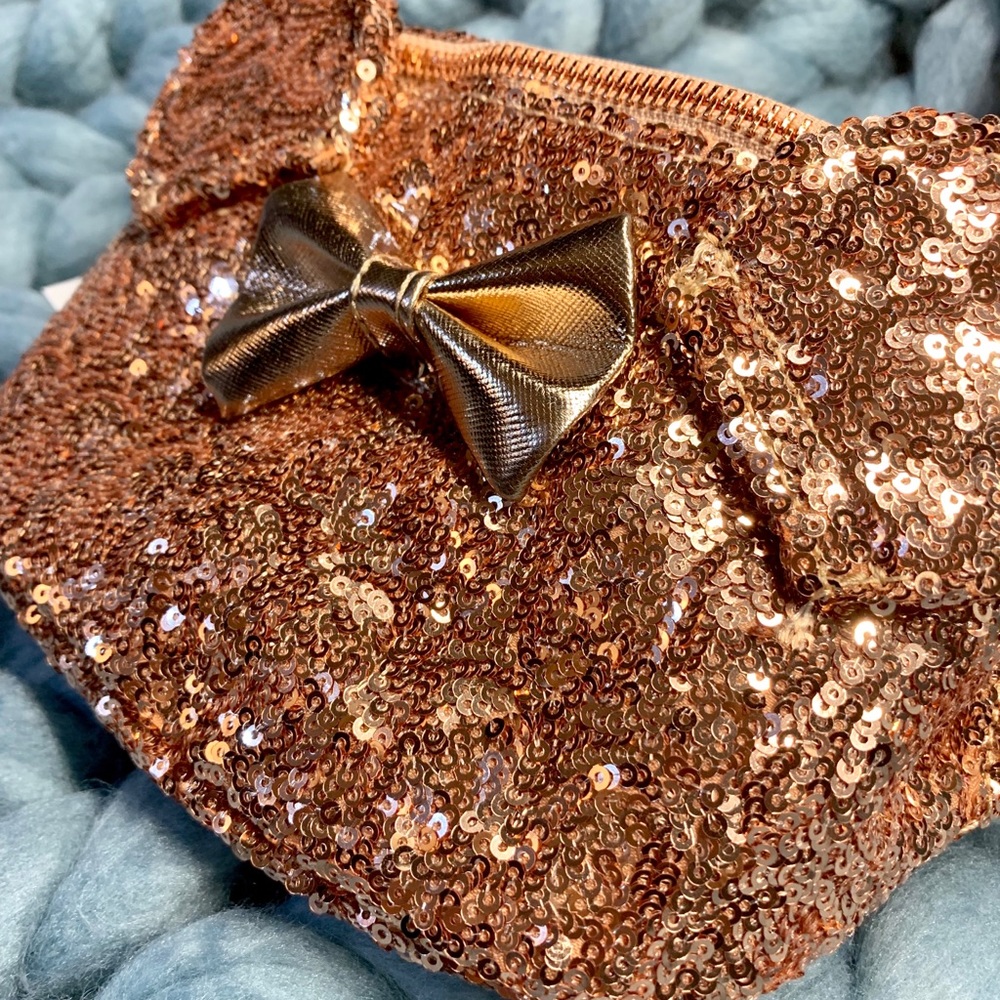 Minnie Mouse Rose Gold Sequin Fanny Pack Belt Bag - Picture 3 of 3